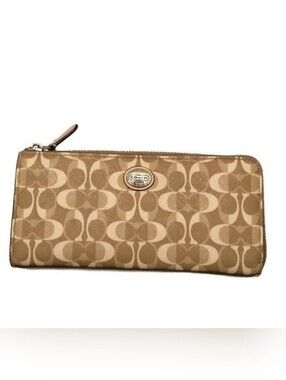Coach PEYTON Dream Signature Zip Wallet